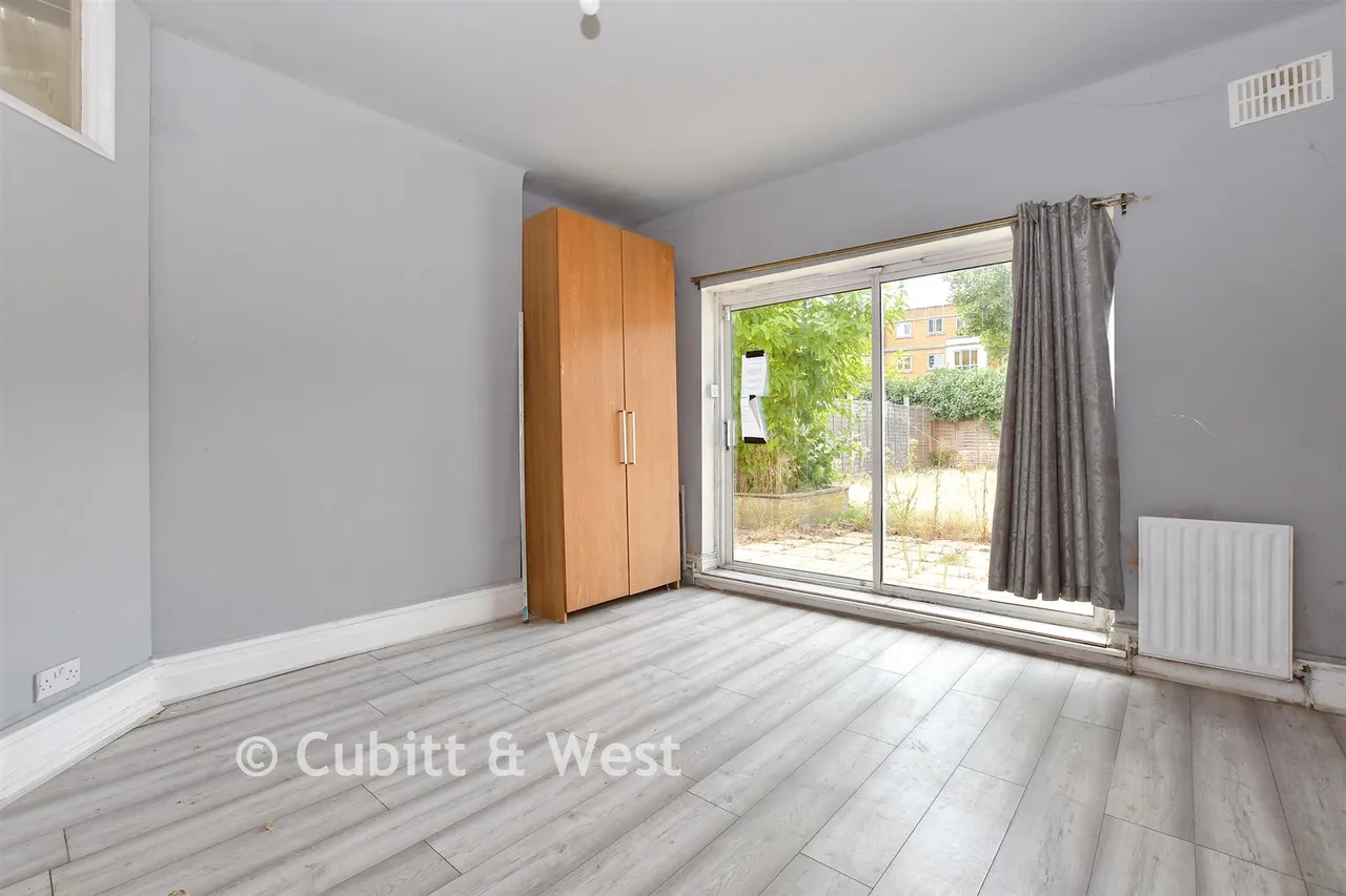 Onslow Gardens, Wallington, SM6, photo 5