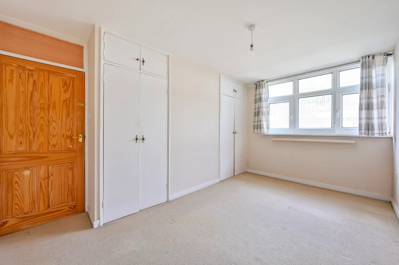 75 Woking Close, London, photo 12