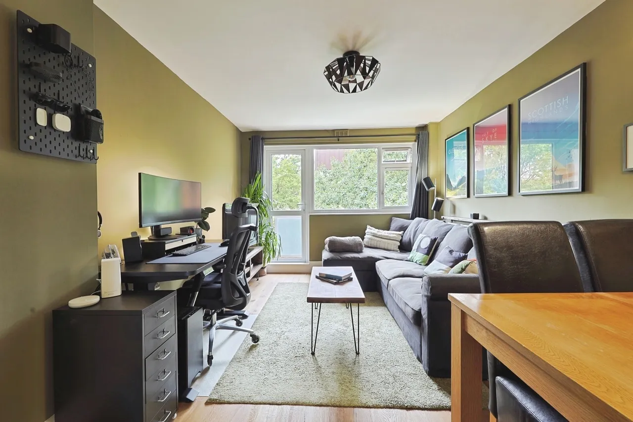 1 bed flat for sale, Shuttleworth Road, Battersea, SW11