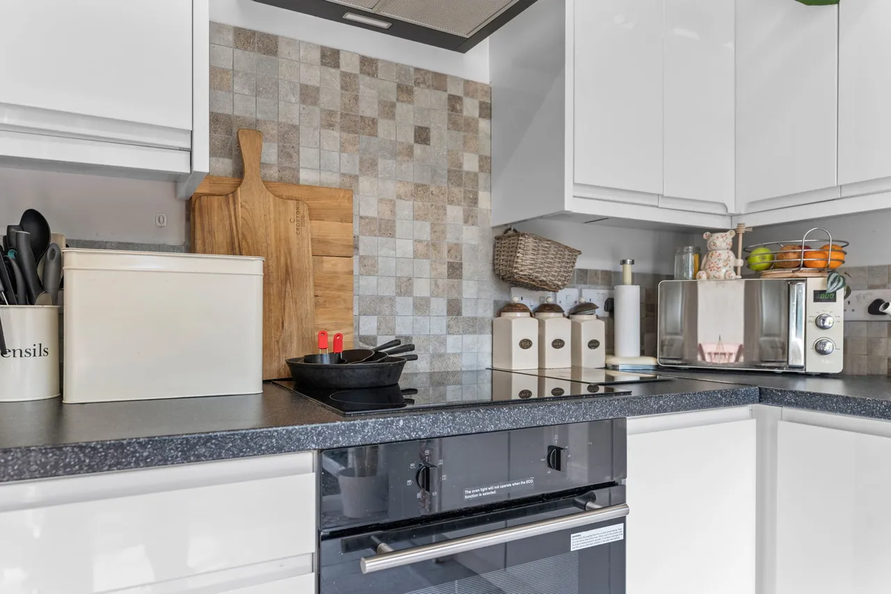 Inglewood Drive, Porthill, photo 10