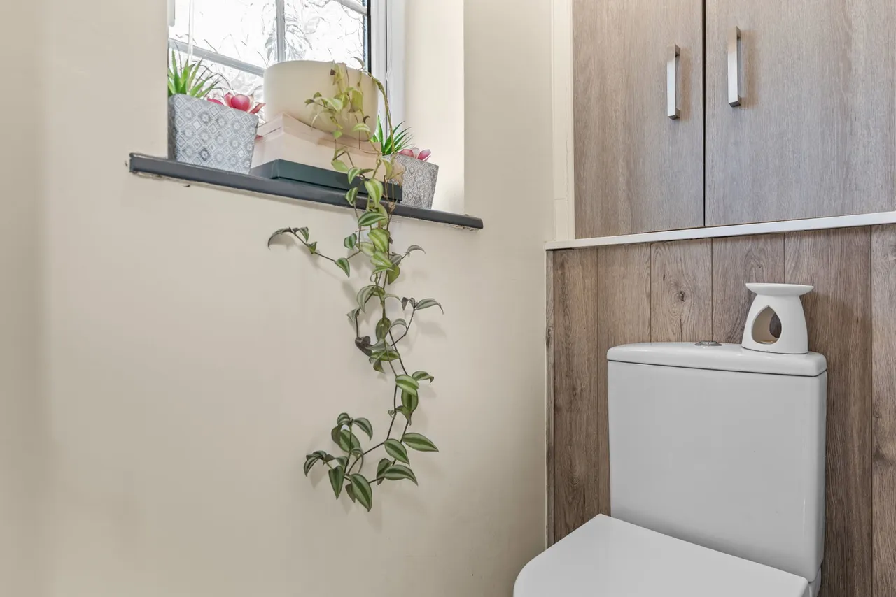 Inglewood Drive, Porthill, photo 11