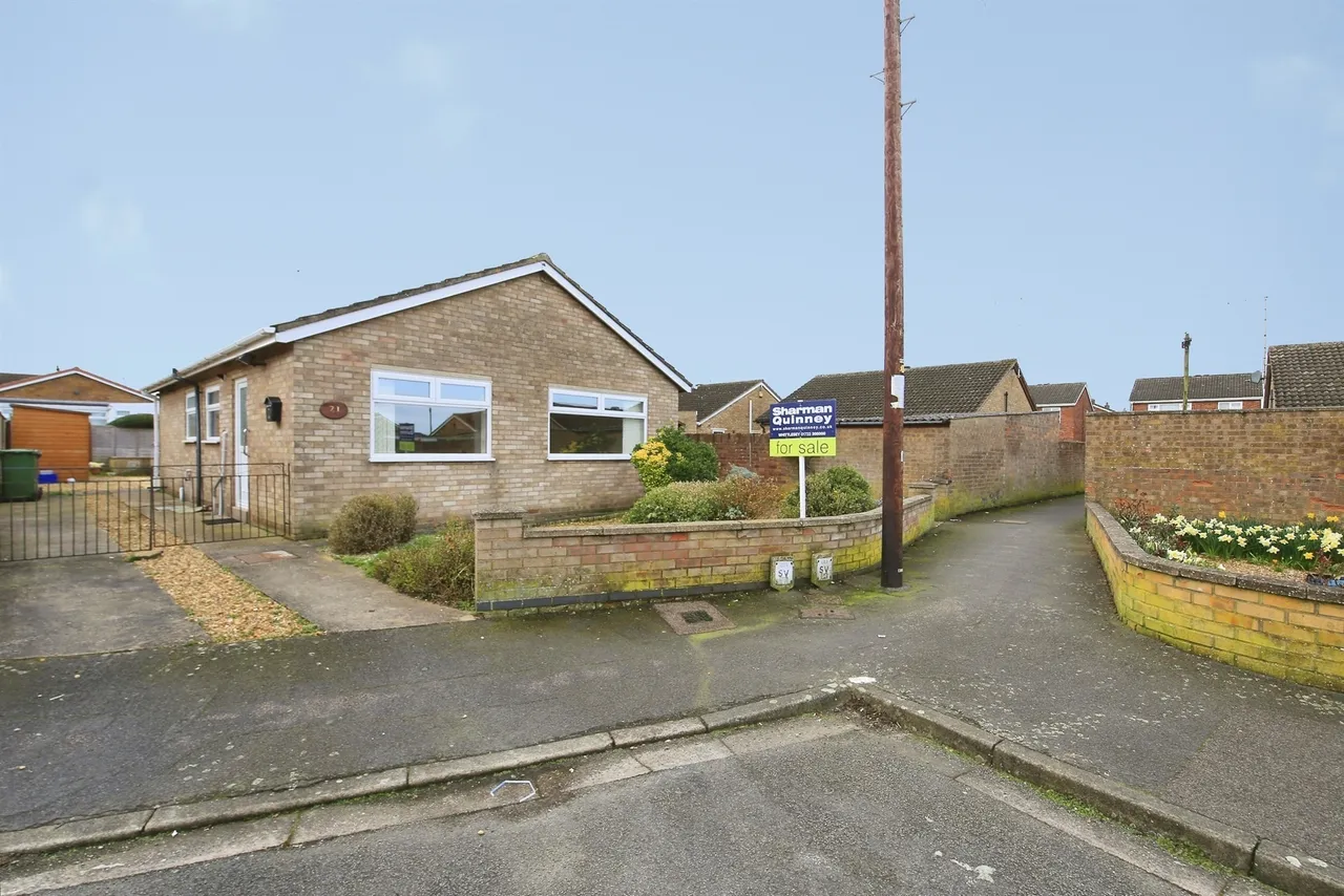 3 bed house for sale, Mallard Close, Peterborough, PE7