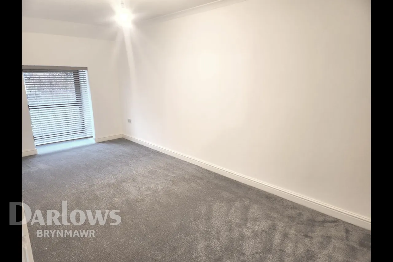 Richmond Court, Tredegar, photo 9