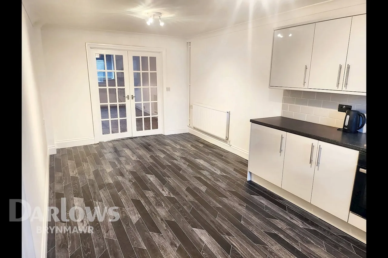 Richmond Court, Tredegar, photo 7