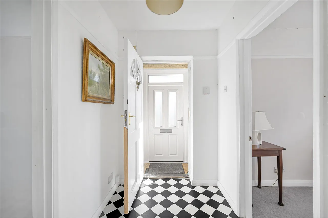 Hillside Avenue, Seaford, photo 8