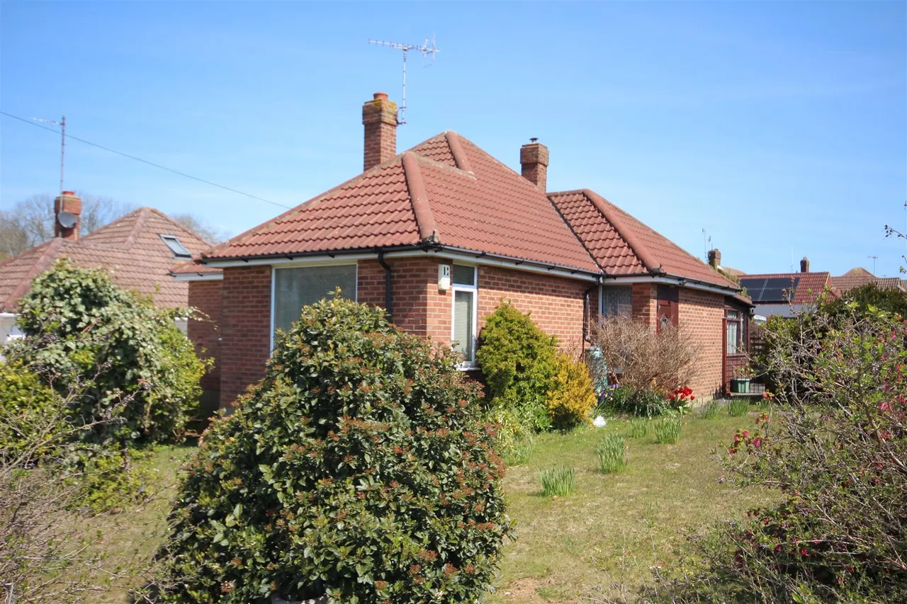 Hillside Avenue, Seaford, photo 12