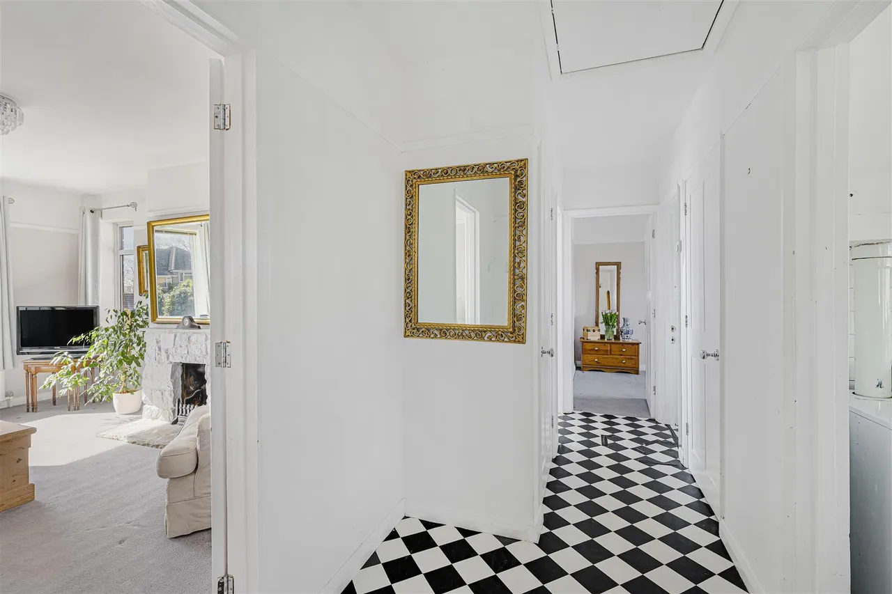 Hillside Avenue, Seaford, photo 9
