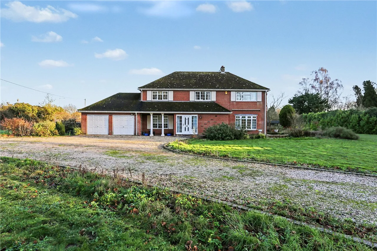 4 bed house for sale, Fakenham Road, Great Witchingham, NR9