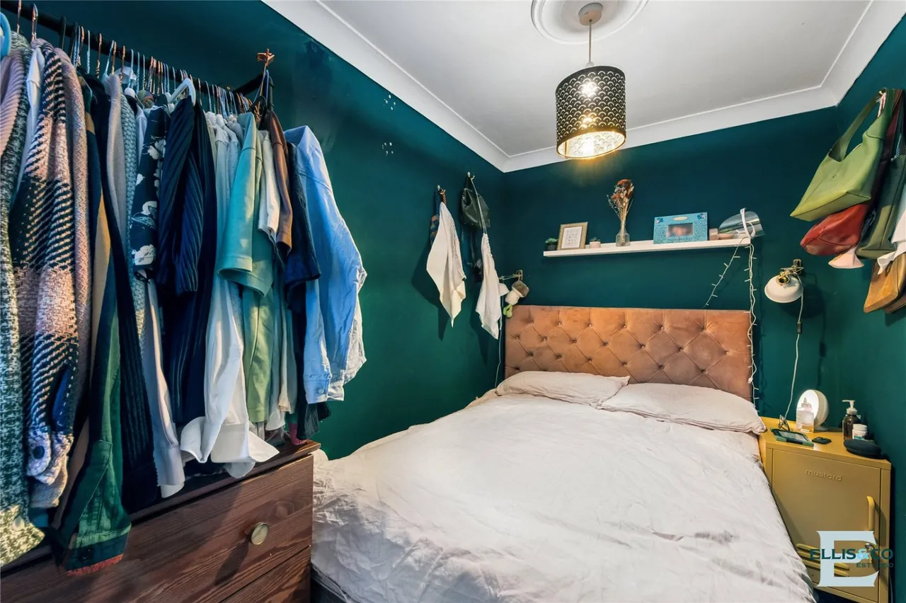 Green Lanes, London, N13, photo 6