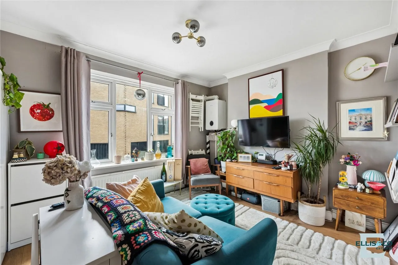 1 bed flat for sale, Green Lanes, London, N13