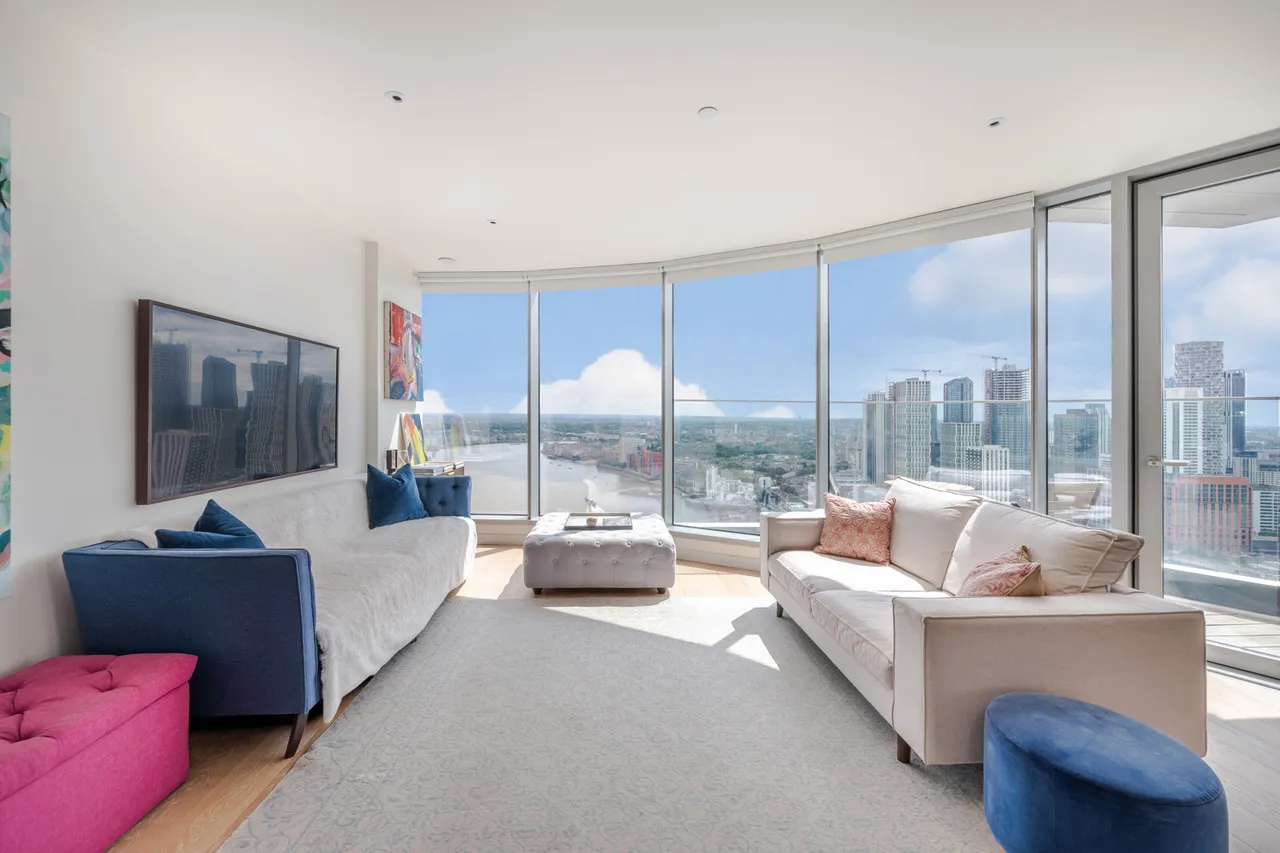 2 bed flat for sale, Biscayne Avenue, London, E14