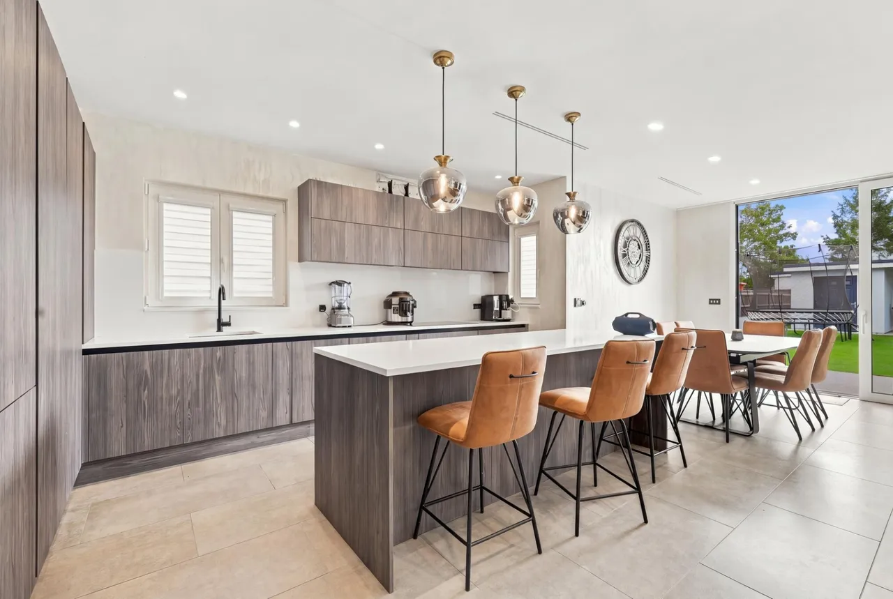 4 bed house for sale, Barton Road, Hornchurch, RM12