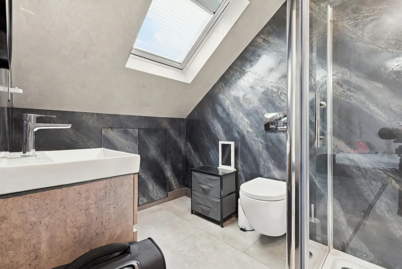 Barton Road, Hornchurch, RM12, photo 26