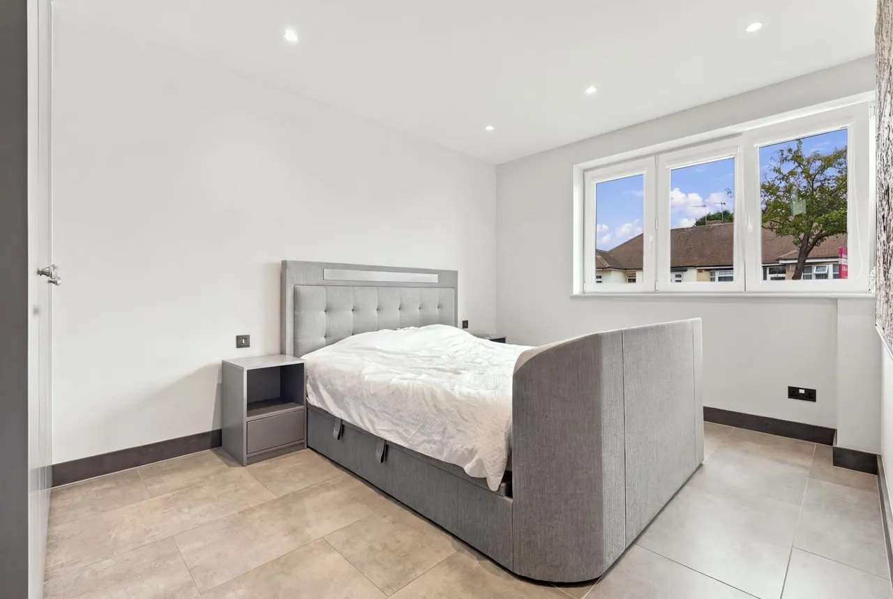 Barton Road, Hornchurch, RM12, photo 15