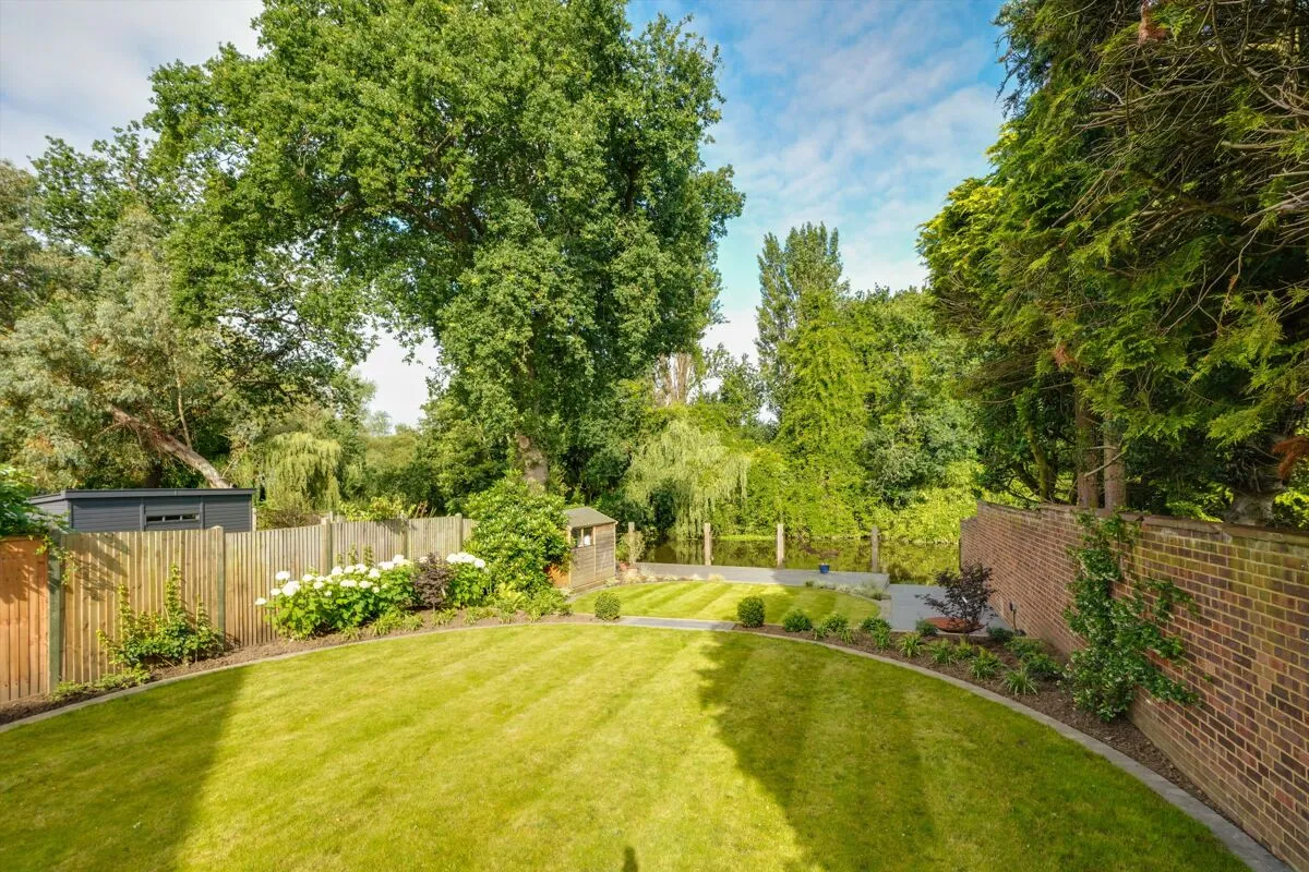 Fortescue Road, Weybridge, KT13, photo 14