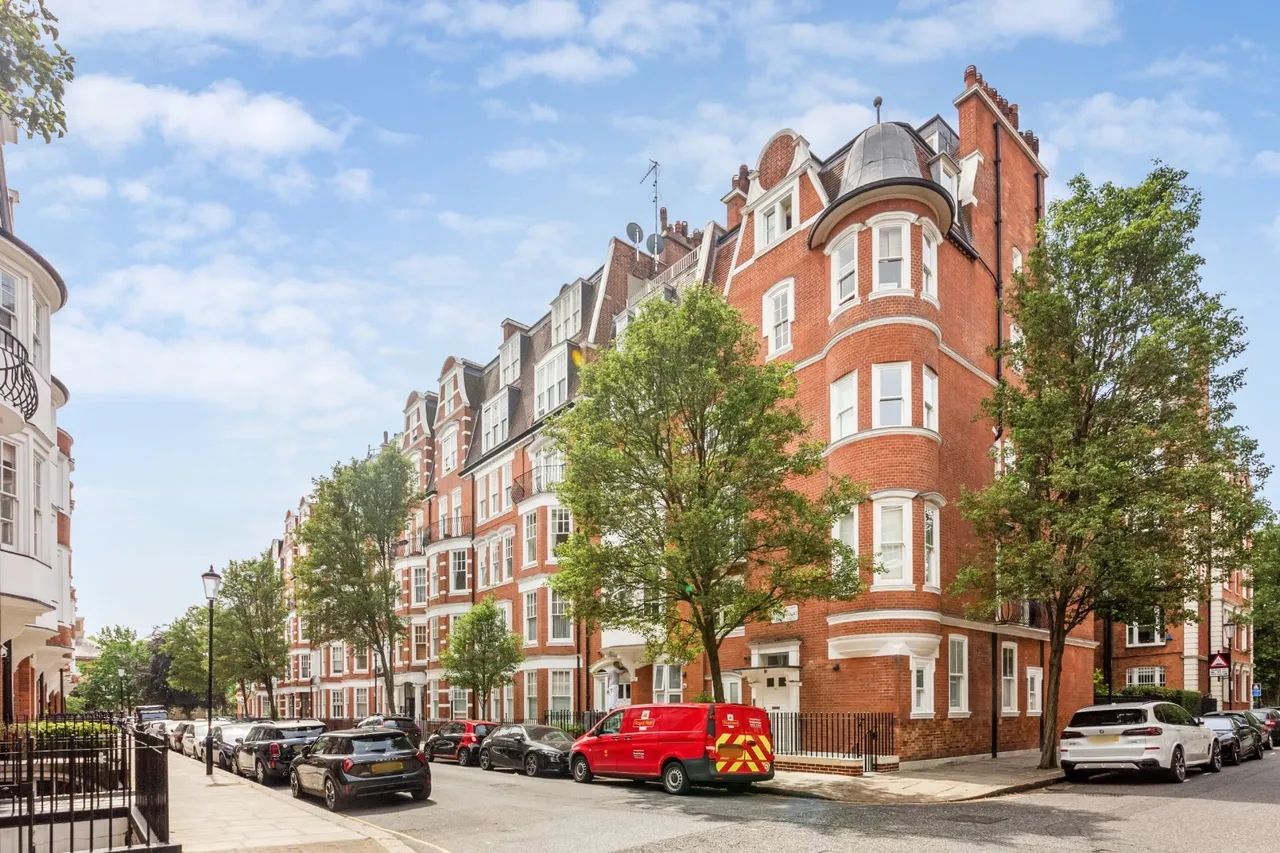 Sloane Court West, Chelsea, SW3, photo 10