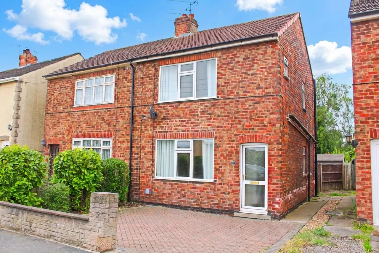 3 bed house for sale, Mill Lane, Broughton, DN20