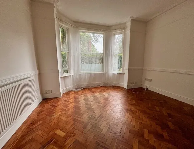 Cardwell Road, L19, photo 2