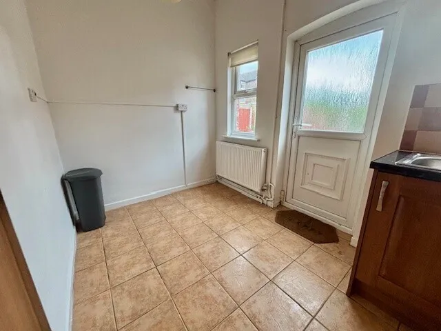 Cardwell Road, L19, photo 4