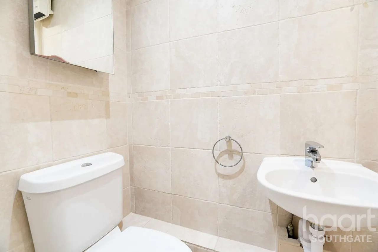 Silver Street, Enfield, EN1, photo 12