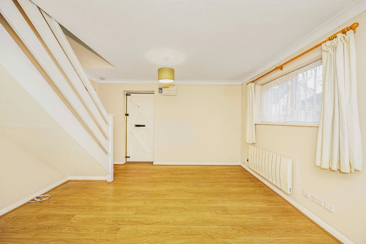 Matthews Close, Romford, RM3, photo 8