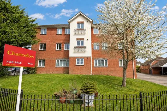 1 bed flat for sale, Doctors Acre, Hook, RG27