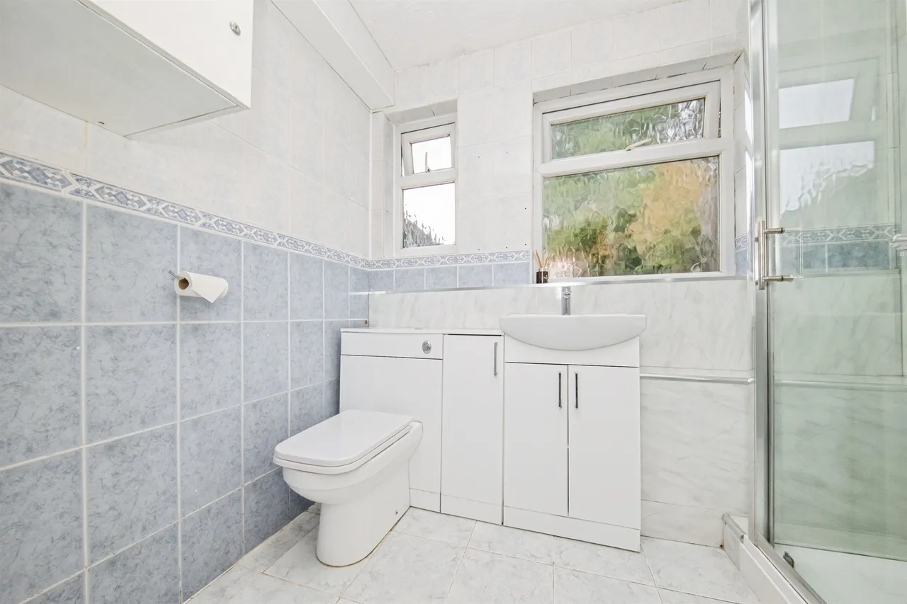Pownall Crescent, Colchester, photo 4