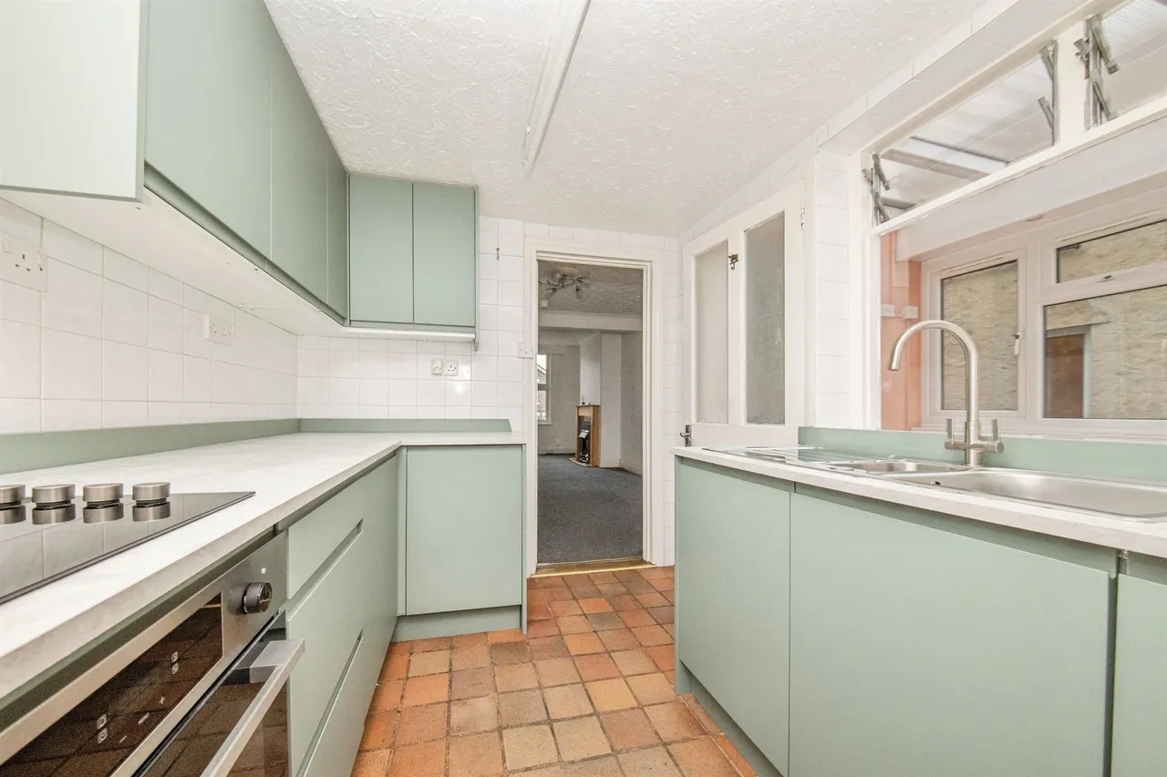 Pownall Crescent, Colchester, photo 8