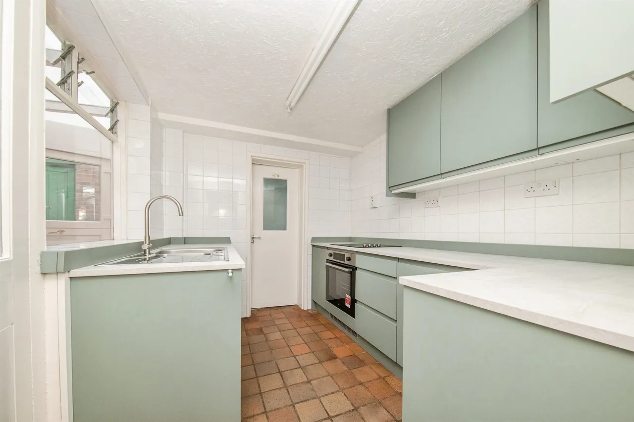 Pownall Crescent, Colchester, photo 3