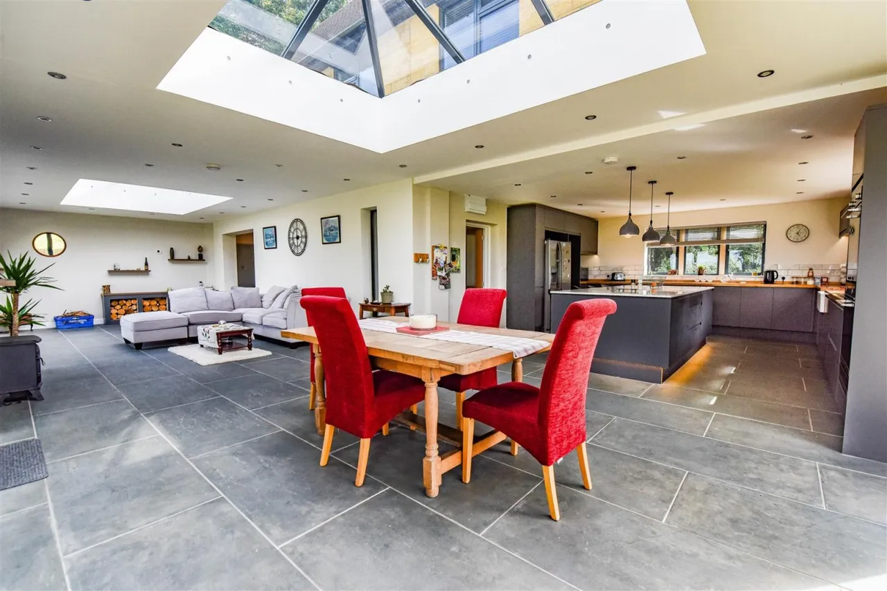 Kingscote, Tetbury, GL8, photo 4