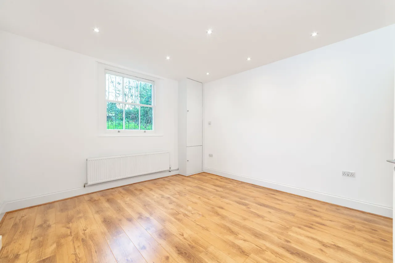 Flat 3, 13 Adamson Road, London, photo 2