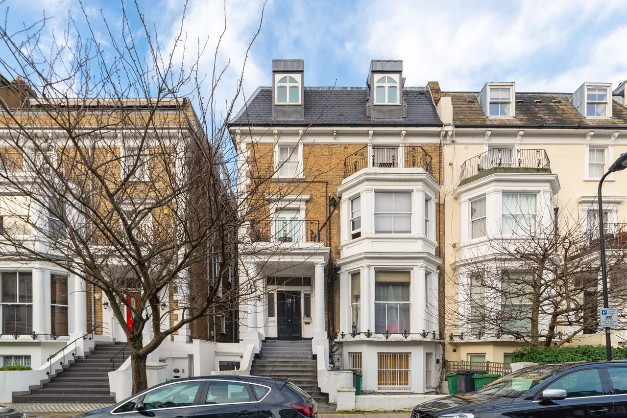 flat to rent — Flat 3, 13 Adamson Road, London