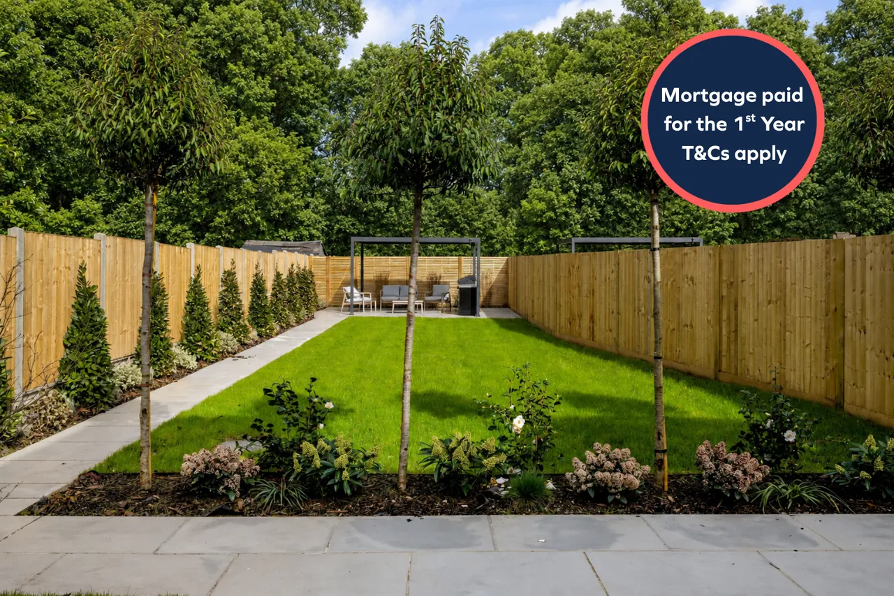 4 bed house for sale — No. 3 Ronmar Place, Oxshott, KT22