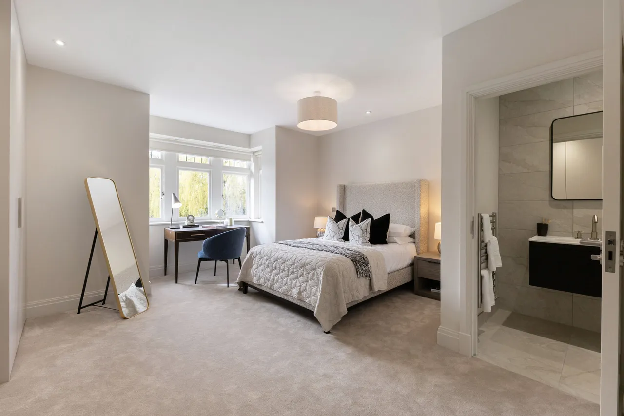 No. 3 Ronmar Place, Oxshott, KT22, photo 12