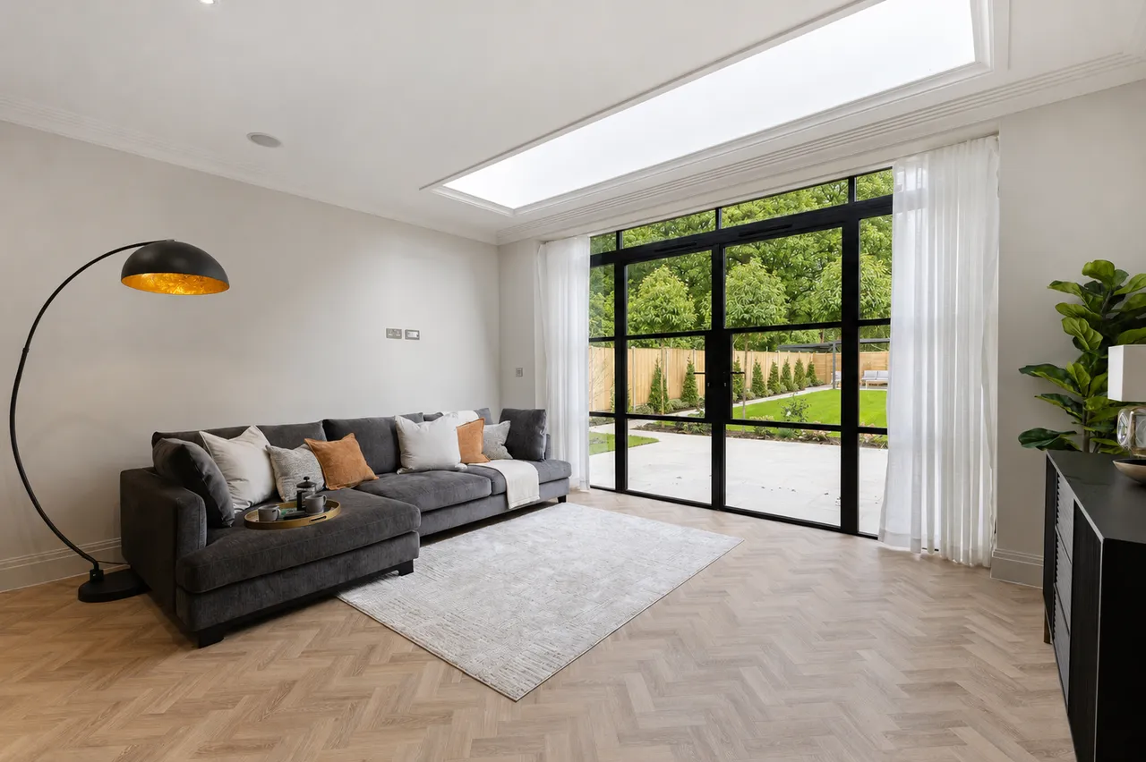 No. 3 Ronmar Place, Oxshott, KT22, photo 10