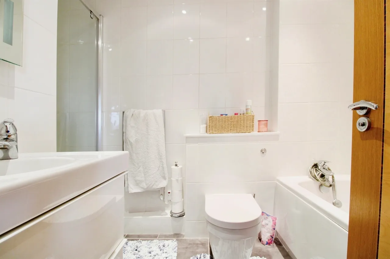 Henke Court, Cardiff, CF10, photo 7