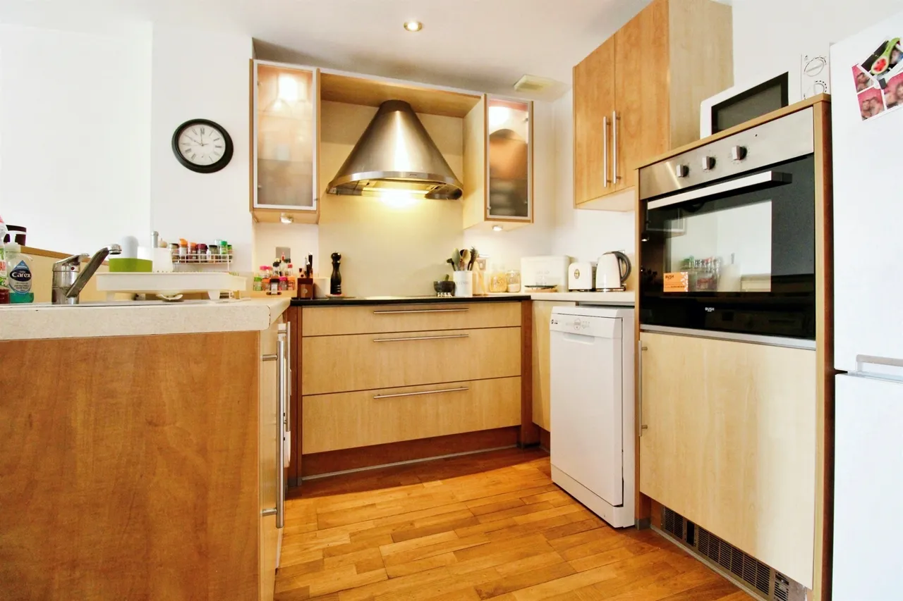 Henke Court, Cardiff, CF10, photo 4