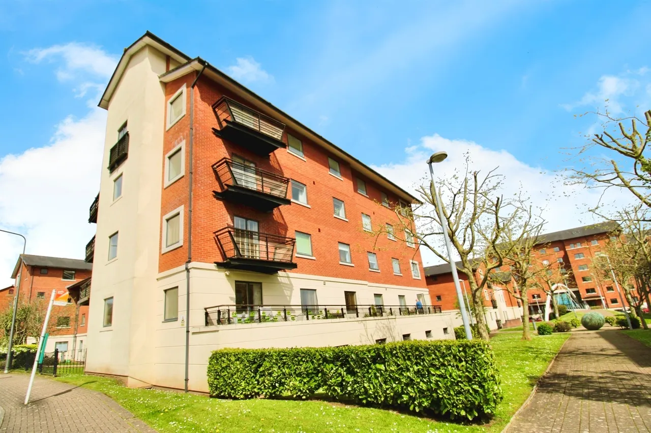 1 bed flat for sale, Henke Court, Cardiff, CF10