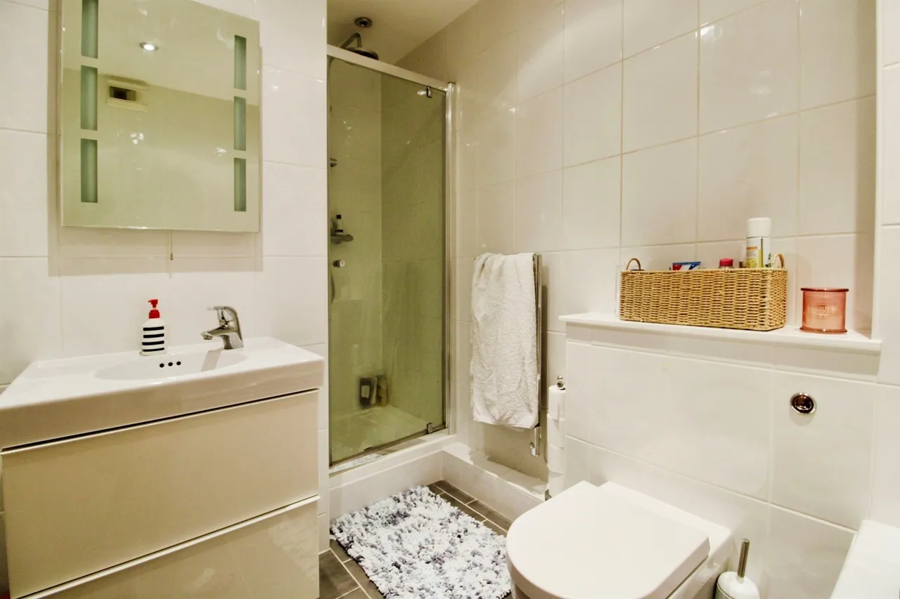 Henke Court, Cardiff, CF10, photo 8