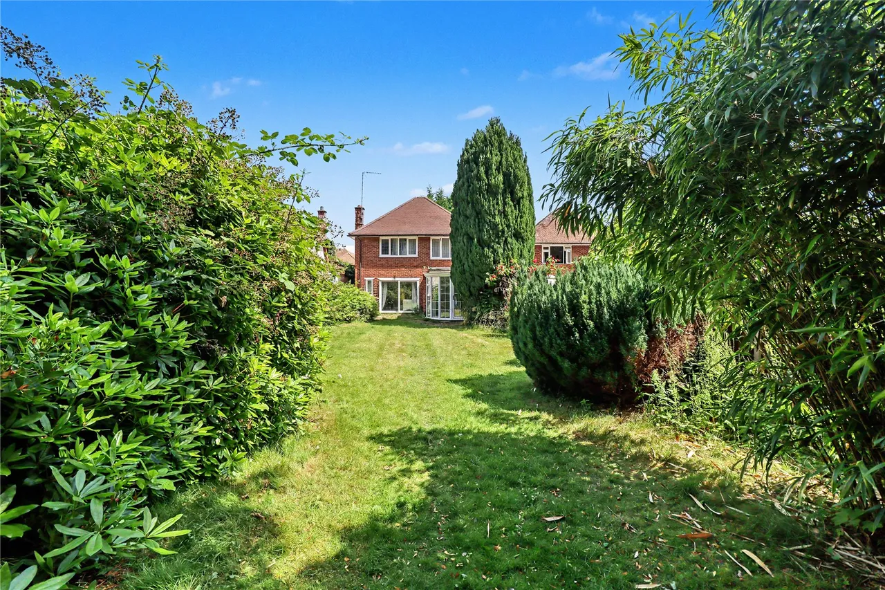 Turnoak Avenue, Woking, GU22, photo 13