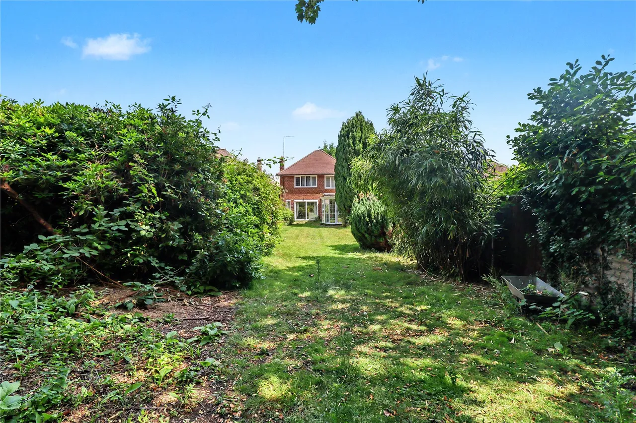 Turnoak Avenue, Woking, GU22, photo 2