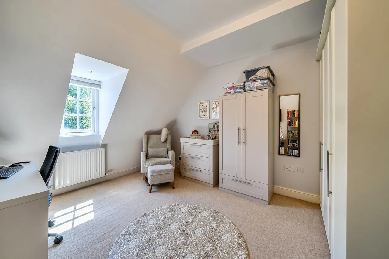 Lidgould Grove, HA4, photo 15