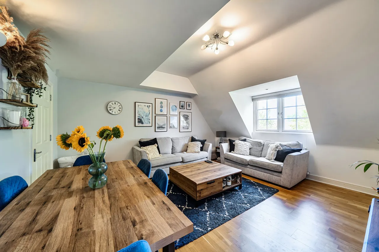 Lidgould Grove, HA4, photo 2