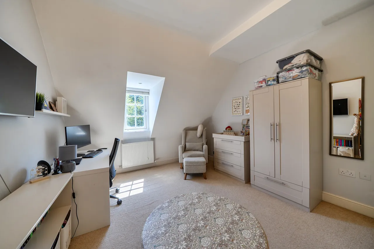 Lidgould Grove, HA4, photo 17