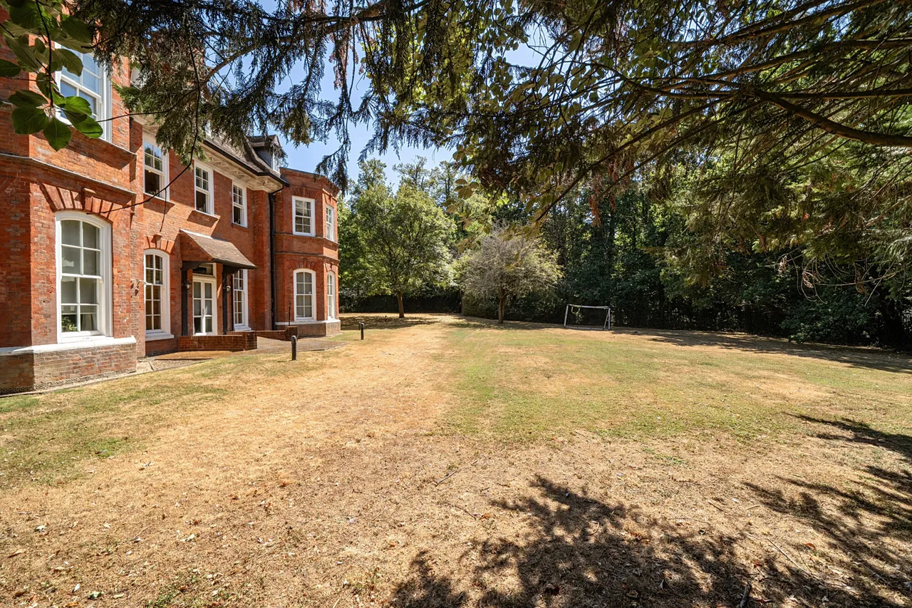 Lidgould Grove, HA4, photo 9
