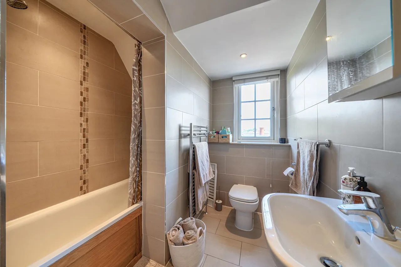 Lidgould Grove, HA4, photo 8