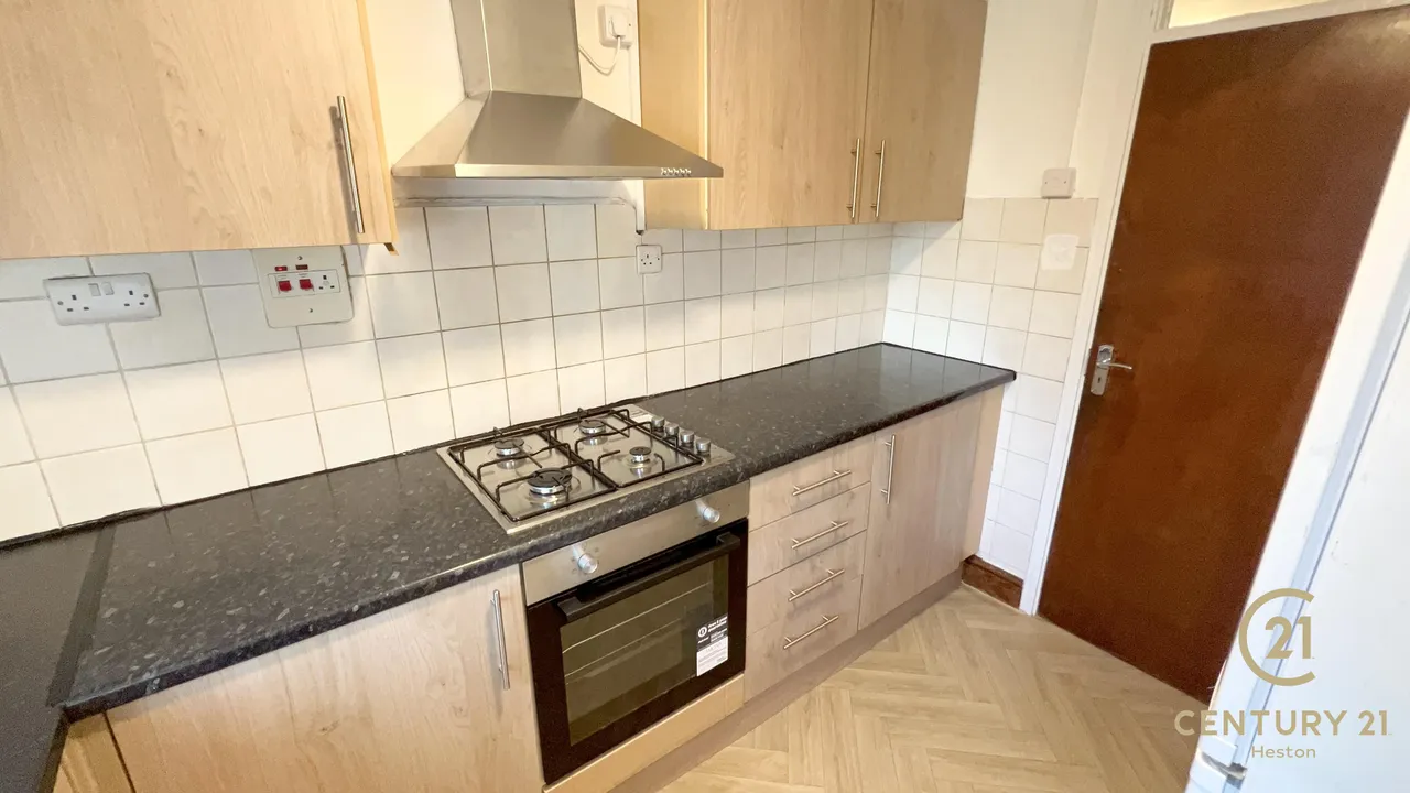 Sandown Close, Hounslow, TW5, photo 5