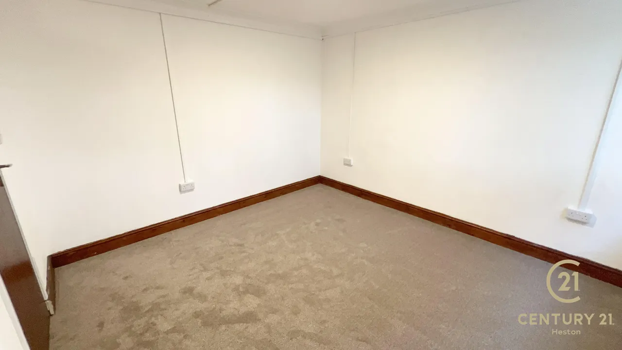 Sandown Close, Hounslow, TW5, photo 8