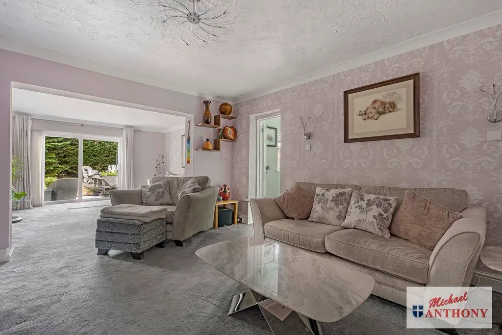 Puxley Road, Deanshanger, Milton Keynes, Northamptonshire, MK19 6JB, photo 2