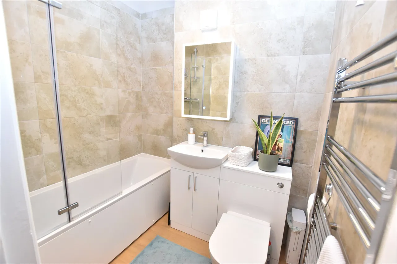Alexandra Road, Farnborough, Hampshire, GU14 6ED, photo 8